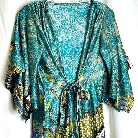 Handmade kimono, 3/4 sleeve, hem ruffle, Size S, NWOT.